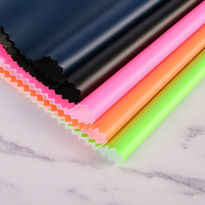 পোশাকের জন্য সাদা পিইউ চামড়া 54/55 'প্রস্থ