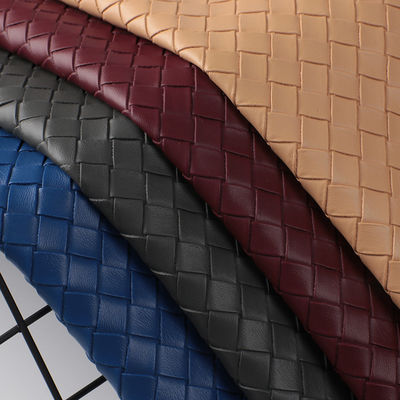 নরম এবং টেকসই এমবসড ওয়েভেন হ্যান্ডব্যাগ পিভিসি ফ্যাক্স লেদার ফ্যাব্রিক