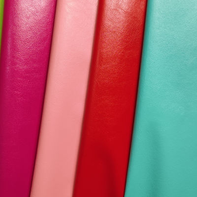 তেল মোম পিভিসি প্যাকেজিং চামড়া অ বোনা 0.5 মিমি চামড়া জন্য ব্যাগ purses