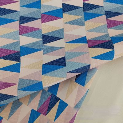 0.8 মিমি রঙিন জ্যামিতিক ডিজাইন পিভিসি চামড়া হ্যান্ডব্যাগ প্যাকিং বক্স ফোন কেস সজ্জা ব্যবহারের জন্য