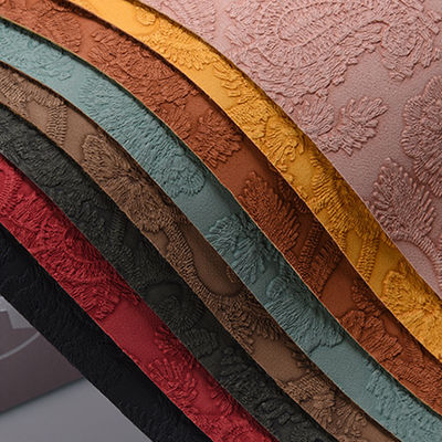 হ্যান্ডব্যাগ প্যাকেজিং বাক্সের জন্য 3 ডি রেট্রো ফ্লোরাল এমবসড পিভিসি চামড়া আলংকারিক ফ্যাব্রিক প্লেসম্যাট ফ্যাক্স চামড়া