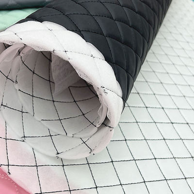 3 মিমি পুরু পিভিসি কুইল্টেড স্পঞ্জ সুয়েড টেক্সচারযুক্ত ফক্স চামড়া, যা সোফা, আলংকারিক আসবাবপত্র এবং আনুষাঙ্গিকগুলির জন্য স্ক্র্যাচ প্রতিরোধী এবং জলরোধী