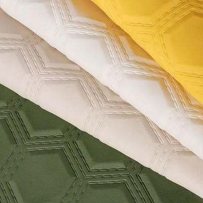 পিভিসি ব্রোডারি হেক্সাগন এমবসড কৃত্রিম সিন্থেটিক চামড়া গাড়ির জন্য পায়ে গাড়ির আসন সোফা সজ্জিত ব্যাগ নকল চামড়া ফ্যাব্রিক