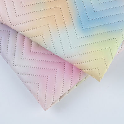 নতুন ফ্যাশন গ্রেডিয়েন্ট রঙ প্রিন্টেড পিইউ সিন্থেটিক কৃত্রিম চামড়া সোফার জন্য সজ্জিত ব্যাগ প্যাকিং বক্স ভিনাইল ফ্যাক্স চামড়া ফ্যাব্রিক