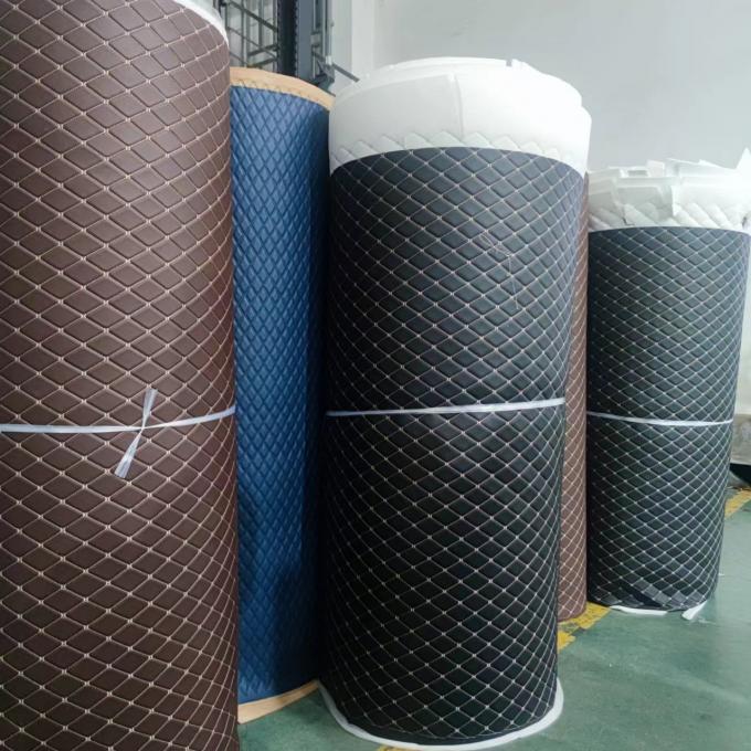 কাস্টম পিভিসি এমব্রয়ডারি করা কুইল্টেড সিনথেটিক চামড়া ৬.০মিমি পলিউরেথেন ফোম কার সিট কভার সোফা ফক্স লেদার ফ্যাব্রিক 12