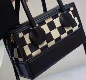 1.0 মিমি পুরু লিনেন প্লেড ফ্ল্যাক্স ফ্যাব্রিক জলরোধী প্রসারিত ফ্লকড আউটডোর সোফা ব্যাগ কার সিট বেল্ট ফক্স চামড়া বোনা ব্যাকের জন্য 12